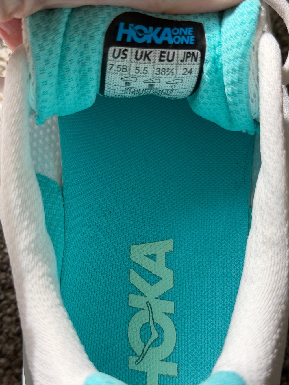 Hoka One One Women's White and Teal/ Mint Running Shoes Like new - Picture 4 of 6